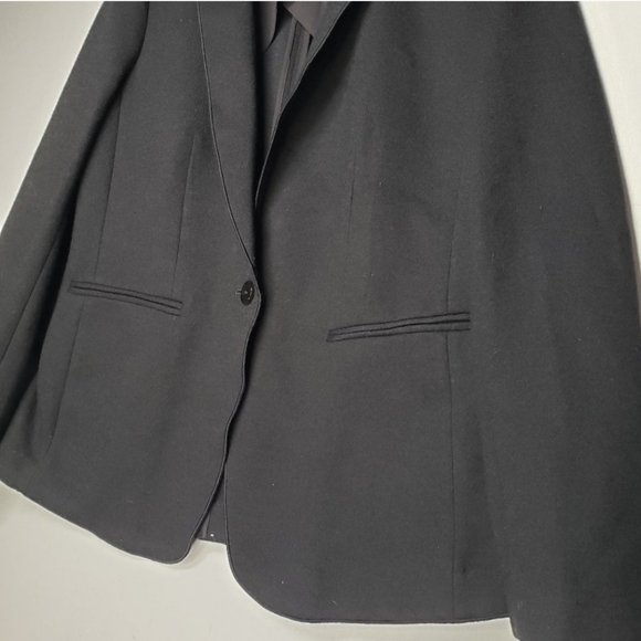 Ann Taylor wool blend fitted blazer edge stitched - Picture 5 of 6